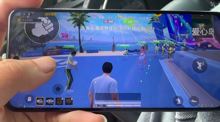 和平精英《剑齿虎》辅助